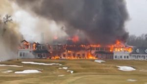 Se incendia campo de golf en Estados Unidos con más de un siglo de antigüedad