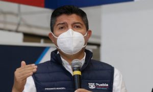 Alcalde revisará casos de vecinos de Xochimehuacan que rechazan reubicación