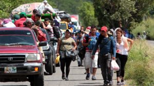 Necesario ofrecer oportunidades para regular migración: AMLO