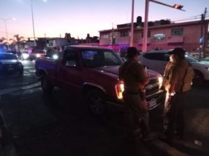 Se aseguran vehículos con reporte de robo en Atlixco a través de un operativo