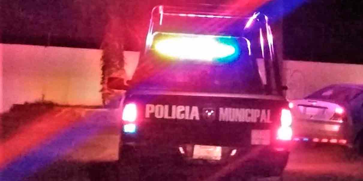 Ejecutan a dos policías de Tepeaca y les roban su patrulla