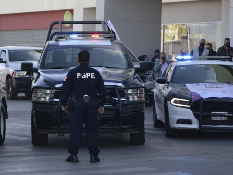 Mujer de 27 años aparece sin vida en lote baldío en Chihuahua