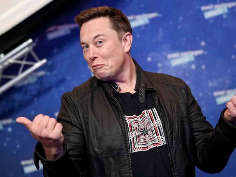 Musk vende 4.400 mdd en acciones de Tesla luego de comprar Twitter