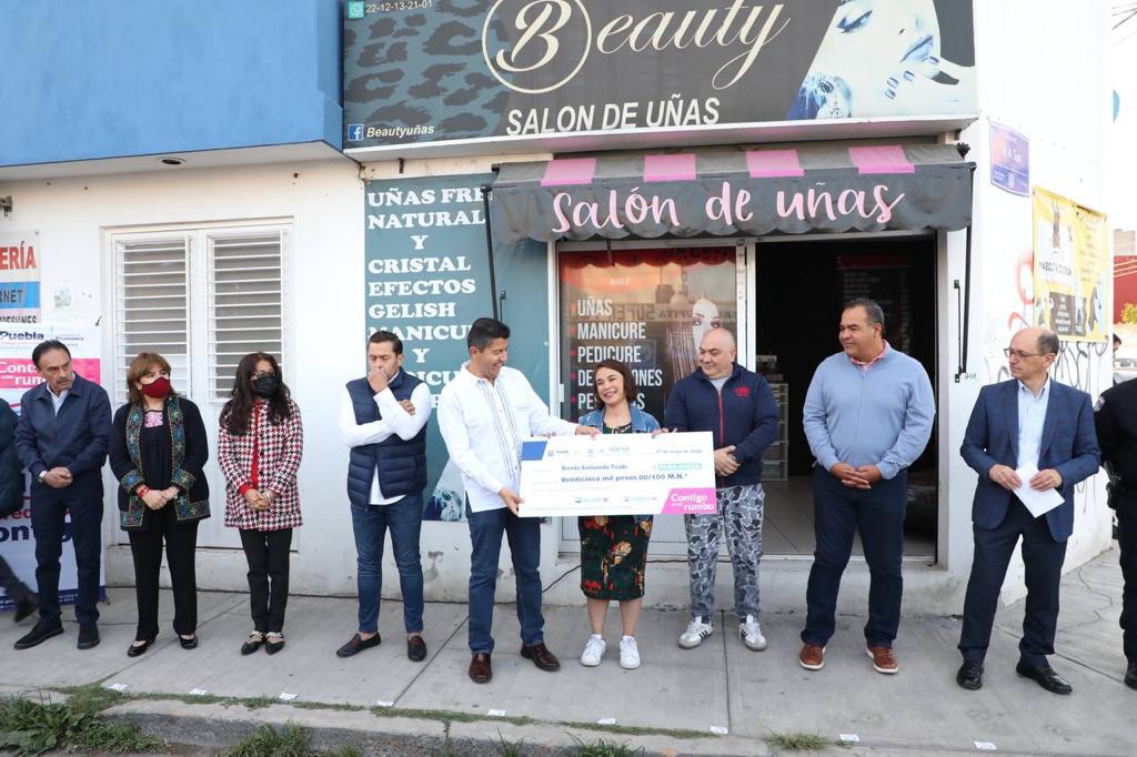 100 emprendedores locales recibieron del ayuntamiento apoyo crediticio para sus negocios