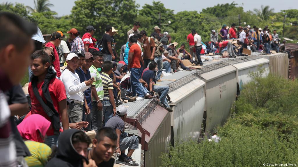 Estados Unidos y México colaborarán para poner un alto a la migración y el tráfico de drogas.