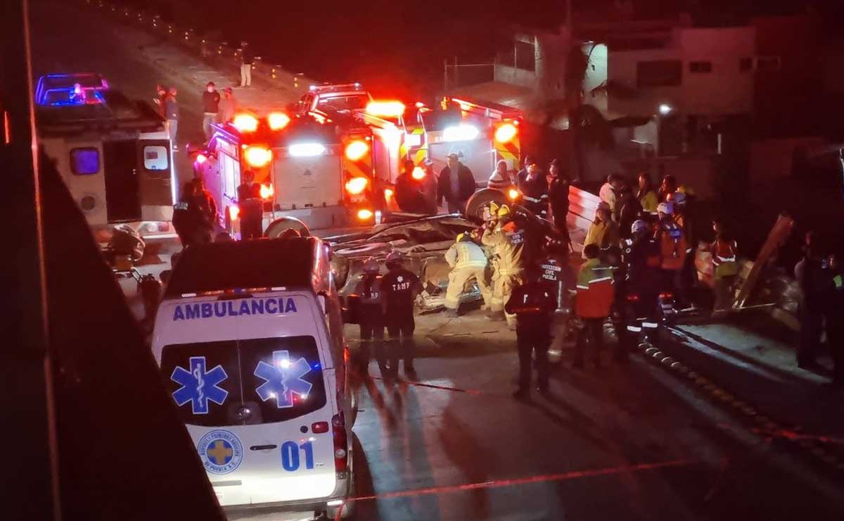 Al menos 20 vehículos involucrados y un muerto deja mega carambola en Periférico de Puebla