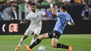 México fue maniatado por Uruguay a solo cinco meses del mundial