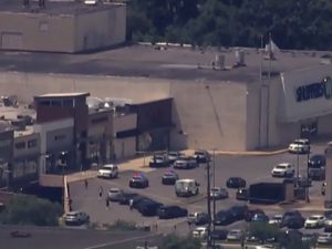 Tres heridos en tiroteo en centro comercial de Maryland, Estados Unidos