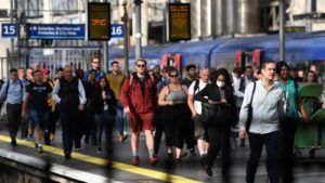 La mayor huelga ferroviaria de los últimos 30 años paraliza Reino Unido