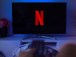 Netflix volverá a bajará el precio de sus suscripciones pero ¡¡habrá más anuncios!!