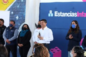 Eduardo Rivera Pérez continua entregando becas e incentivos para estancias infantiles