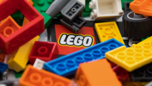 Lego ha decidido dejar de comercializar sus juguetes en Rusia