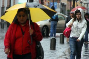 Onda Tropical 24 ocasionará lluvias intensas en el sur del país