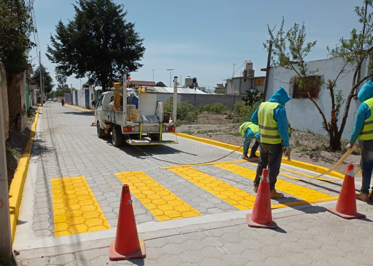 Gobierno de Puebla rehabilita calles con adoquines, en regiones de Texmelucan, Tepexi y Libres.
