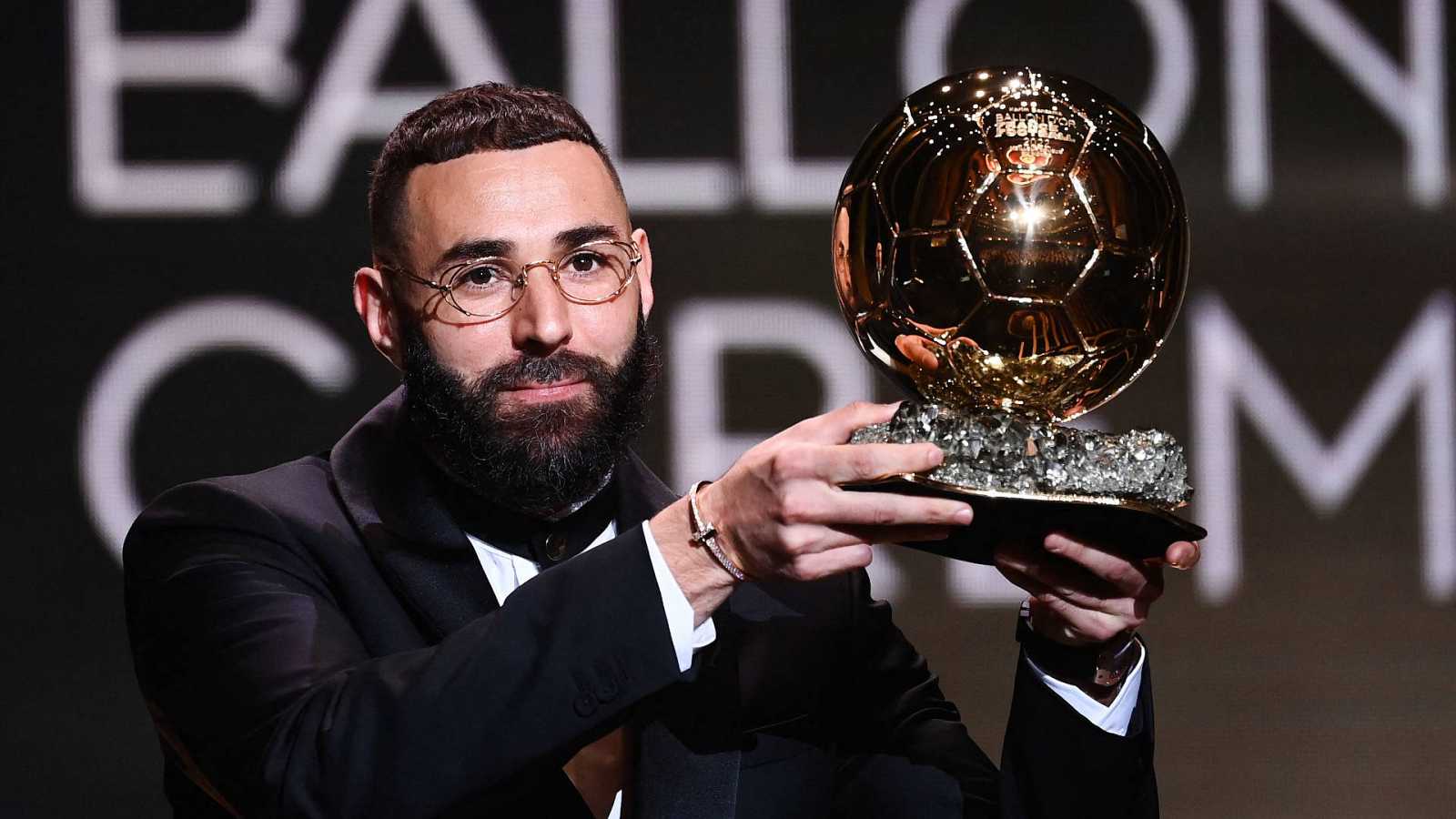 Karim Benzema consigue el balón de oro