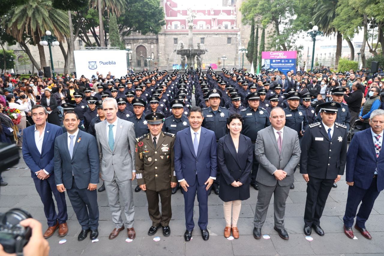 Eduardo Rivera Pérez toma protesta a 108 nuevos policías municipales