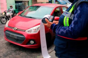 Habrá multas para vehículos que se estacionen en zonas prohibidas del Centro y en zona de obras