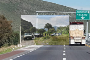 Autopista Puebla Córdoba registra robo de 2 mdp a camioneta de valores