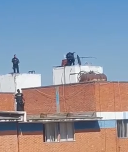 Ladrón se mete a una cisterna de la unidad habitacional de San Bartolo y es descubierto