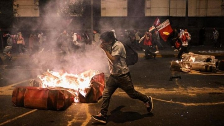 Perú declara ‘estado de emergencia’ en todo el país, frente a protesta violentas