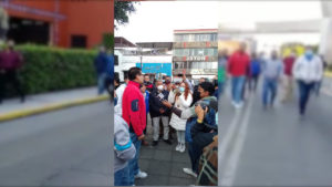 Transportistas protestas en contra de la verificación vehicular en Puebla