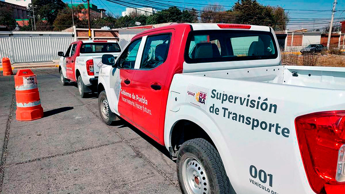 Por irregularidades, SMT detiene unidades de transporte en Acajete y Grajales