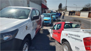 SMT detiene a unidades de transporte irregulares en Acajete y Grajales