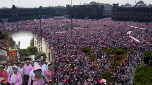 Militantes de distintos partidos y organizaciones civiles se unen en defensa del INE