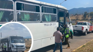 SMT detiene a unidades de transporte irregulares en Ahuazotepec