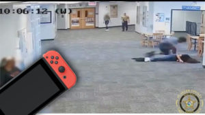 Estudiante enloquecido: Ataca a maestra por quitarle su Nintendo Switch