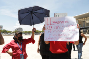 Personal del Poder Judicial de Puebla entregan pliego petitorio; piden aumento salarial