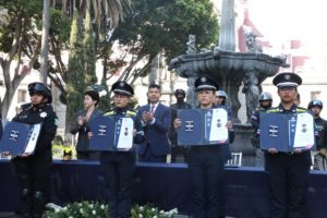 promueve de grado a 39 policías municipales