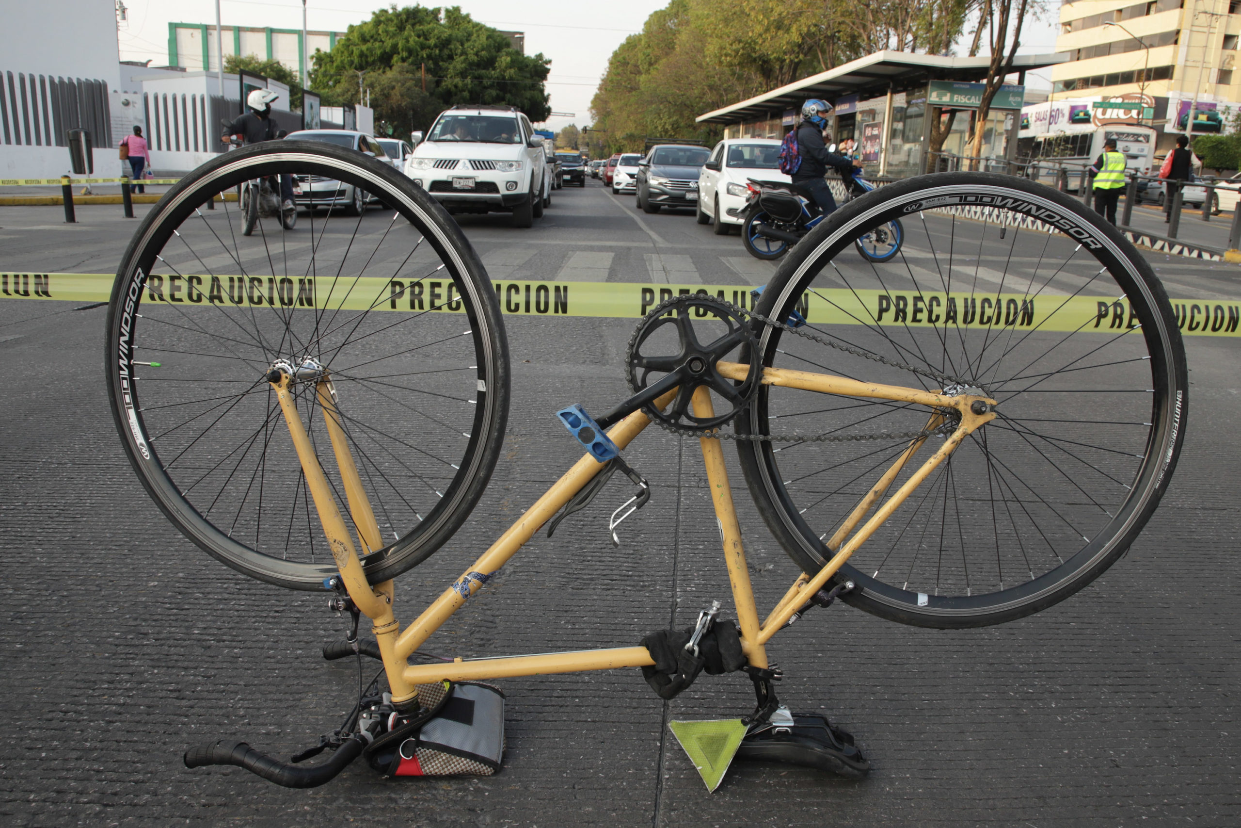 Protesta de ciclistas concluye con detención de automovilista y 15 atropellados