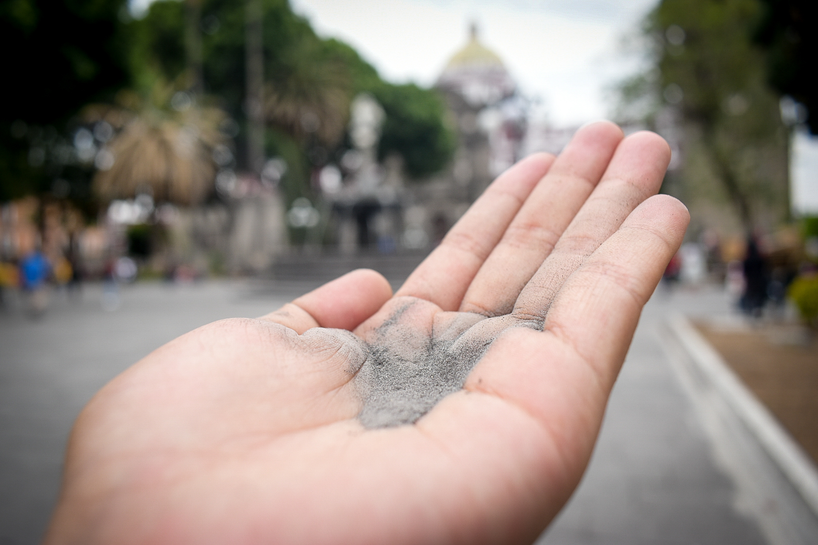 Popocatépetl continúa con intensa actividad de emisión de ceniza contaminando el ambiente