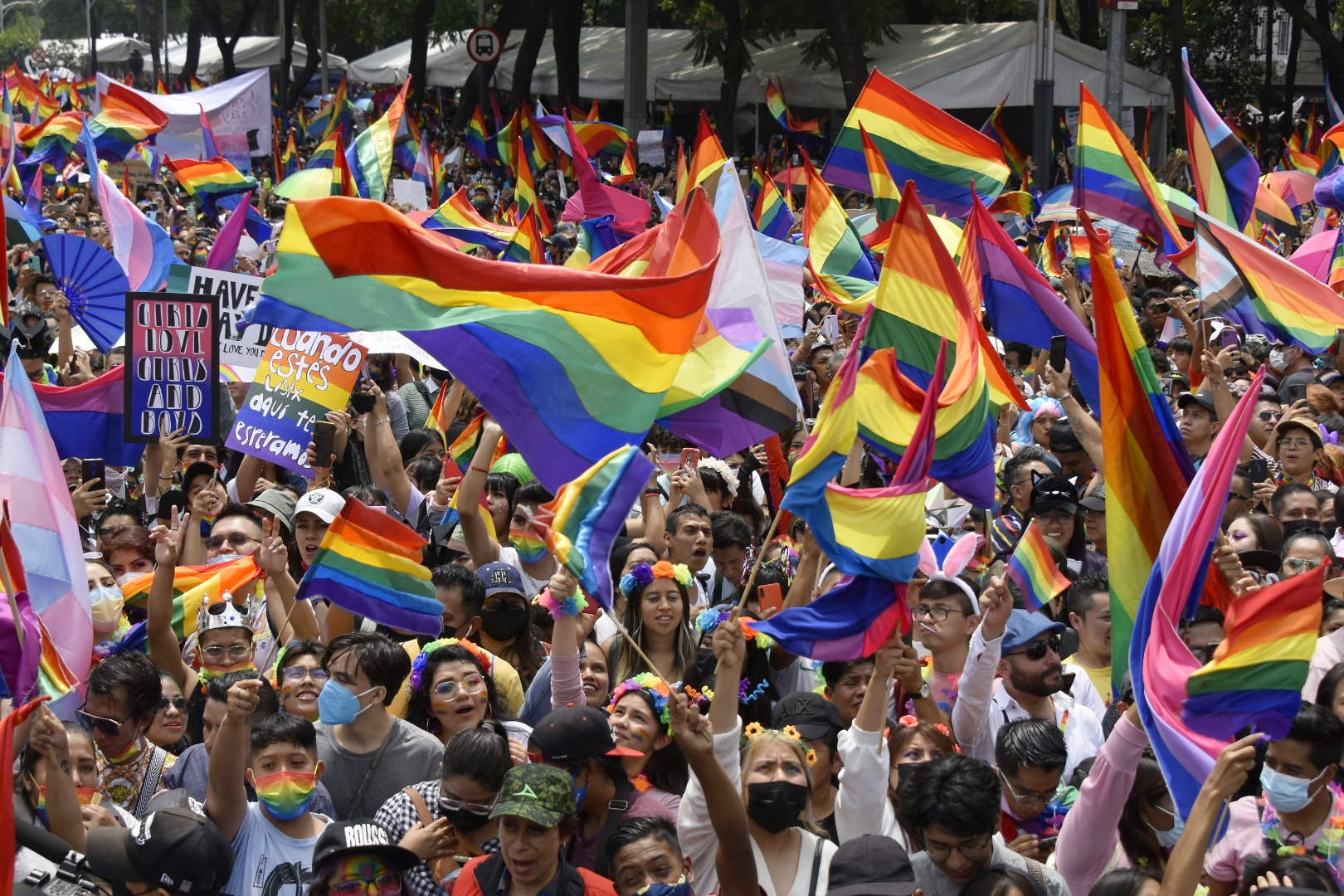 Ayuntamiento autoriza instalación de templete para la marcha LGBTTTQI+ en Puebla