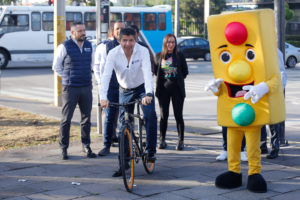 Eduardo Rivera entrega mantenimiento de la red semáforica y balizamiento de la avenida 25 Oriente-Poniente