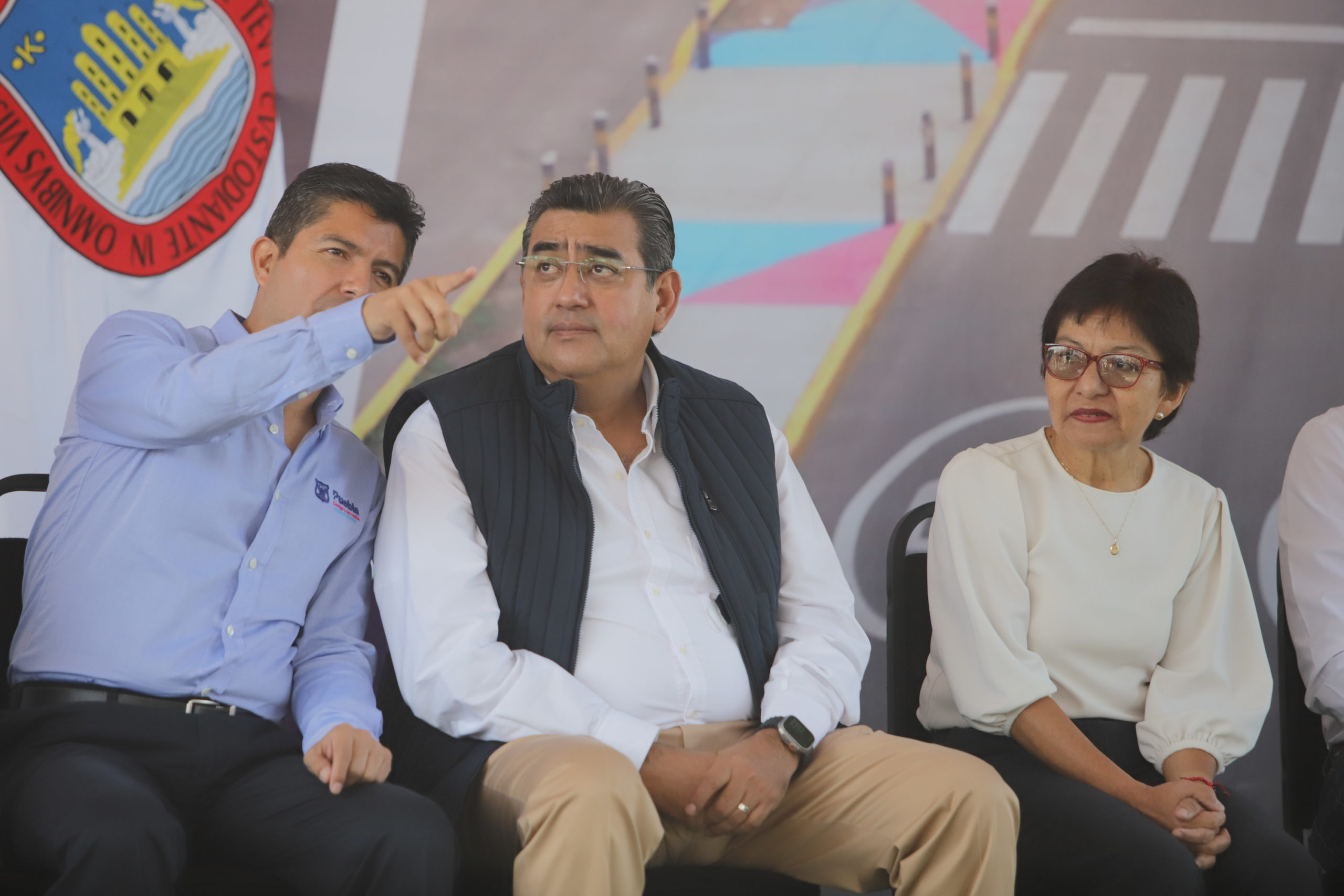 Rehabilitación de la avenida San Claudio: Eduardo Rivera, Céspedes Peregrina y Lilia Cedillo encabezan la entrega