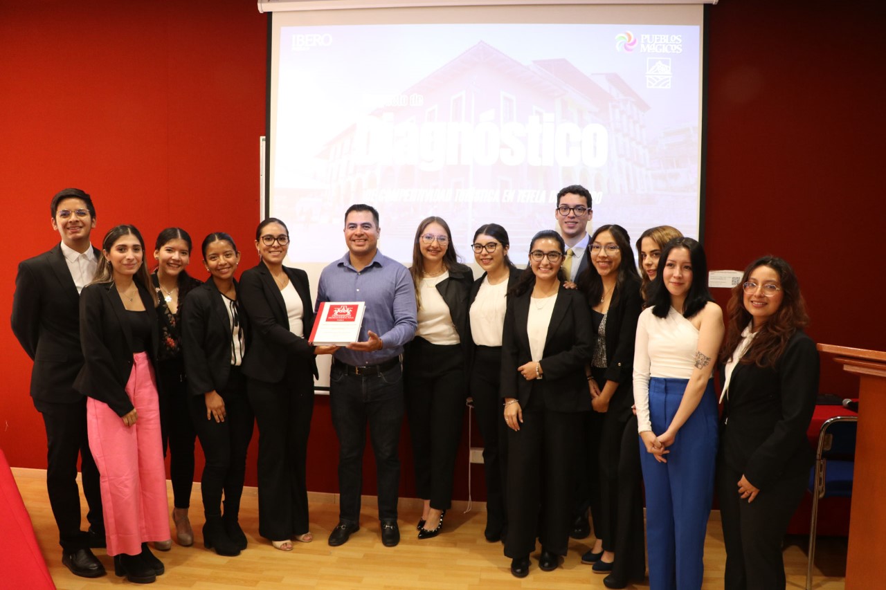 Estudiantes de Ibero Puebla presentan estrategias para el turismo en Tetela de Ocampo