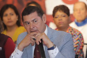 ¿A quién convienen las renuncias de las corcholatas en Puebla?