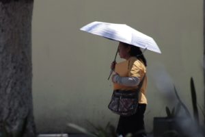 Ocho vidas perdidas en México debido al intenso calor, advierte la Secretaría de Salud