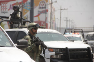 Pemex y FGR llevan a cabo cateo en taquería cercana a la Central de Abasto tras descubrimiento de un “huachitúnel”