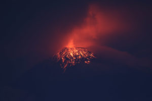 Popocatépetl despierta: explosiones nocturnas y 180 exhalaciones en las últimas 24 horas