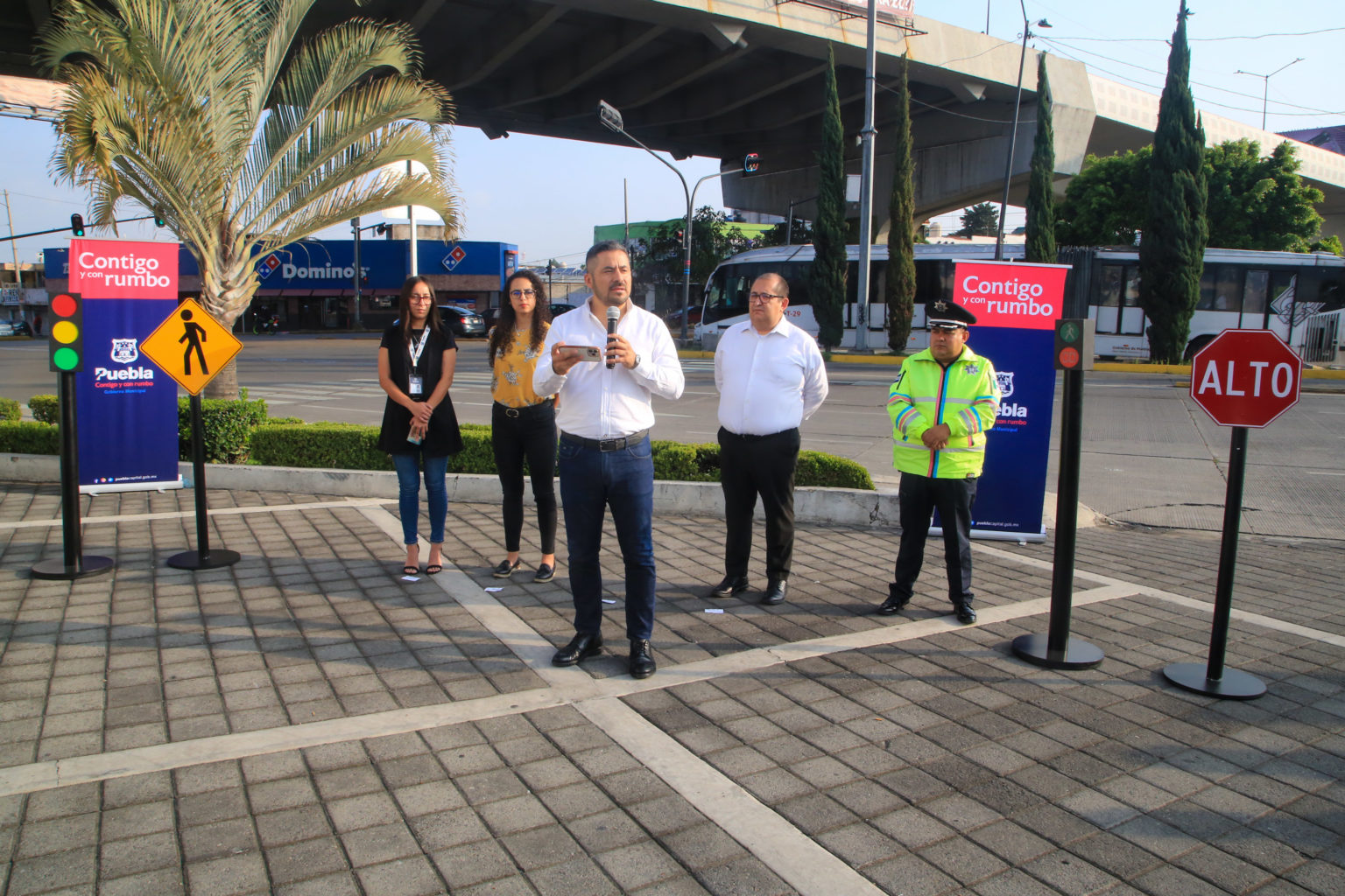 Ayuntamiento de Puebla realiza mantenimiento a semáforos en la Calzada Ignacio Zaragoza