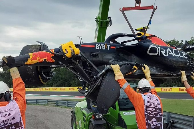 ¡Accidente en el GP de Hungría! “Checo” Pérez pierde el control de su monoplaza en los entrenamientos libres