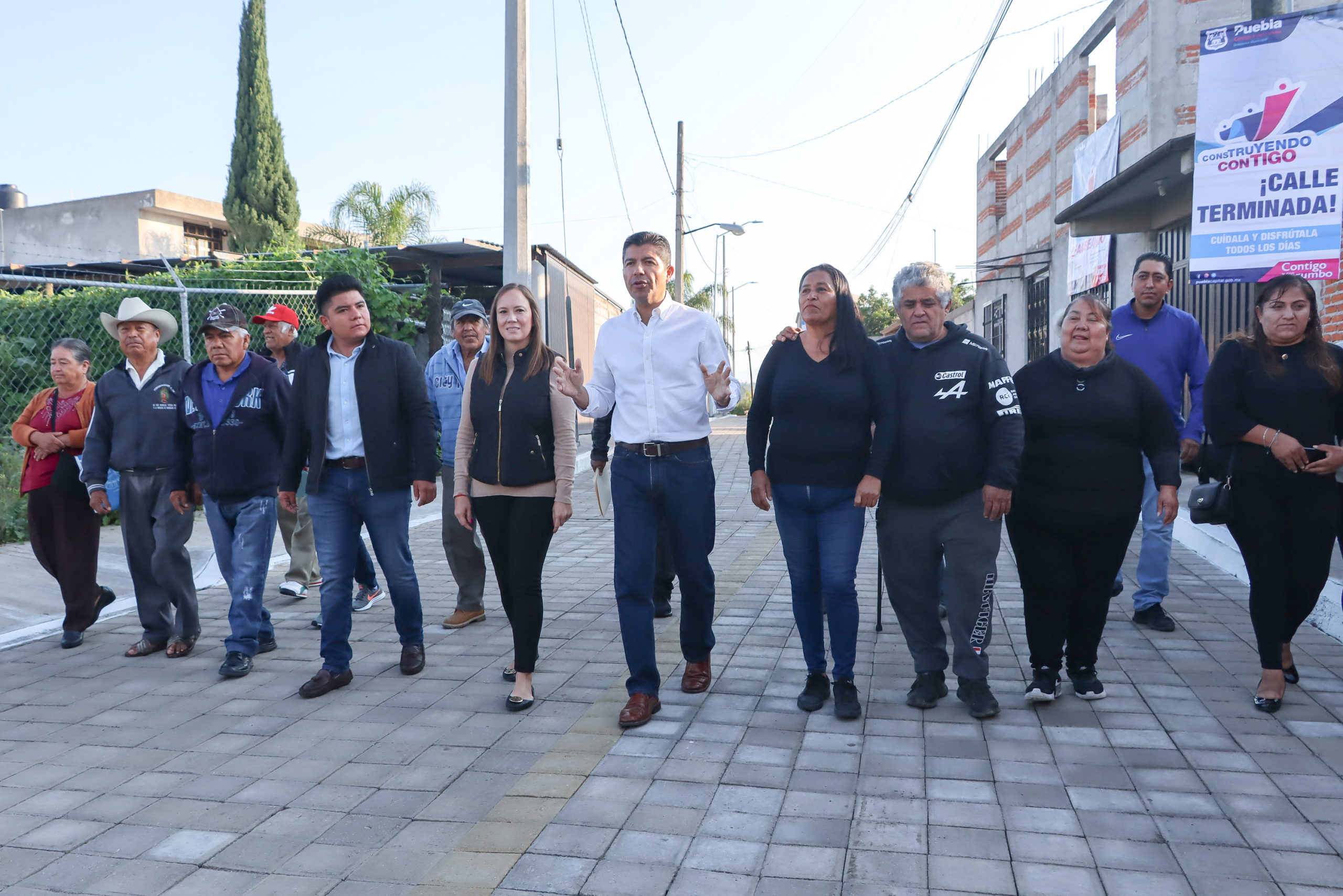 Eduardo Rivera encabeza la entrega de tres nuevas calles para la junta auxiliar de San Baltazar Tétela
