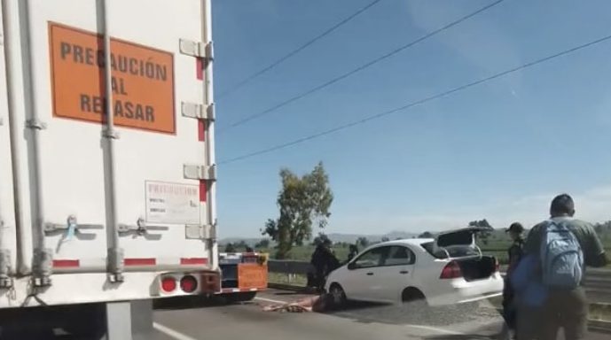 Hombre muere trágicamente luego de ser arrollado por un tráiler en la autopista Puebla-México