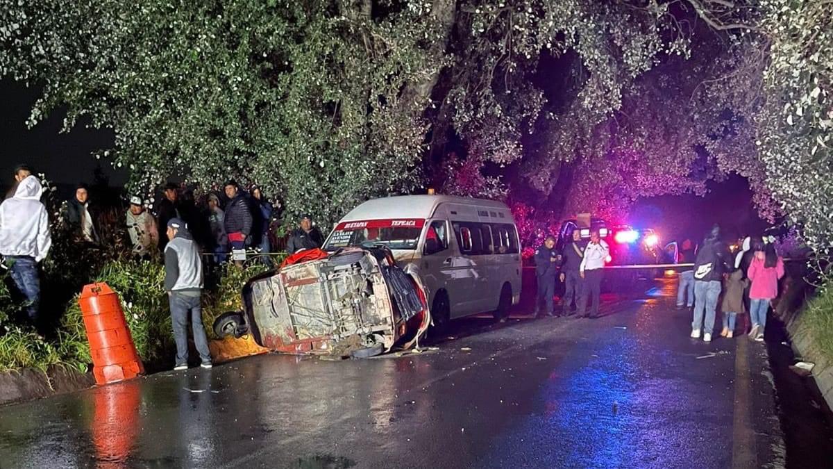 Dos personas fallecidas es el saldo dejado por el choque entre una combi y un mototaxi en Tepeaca