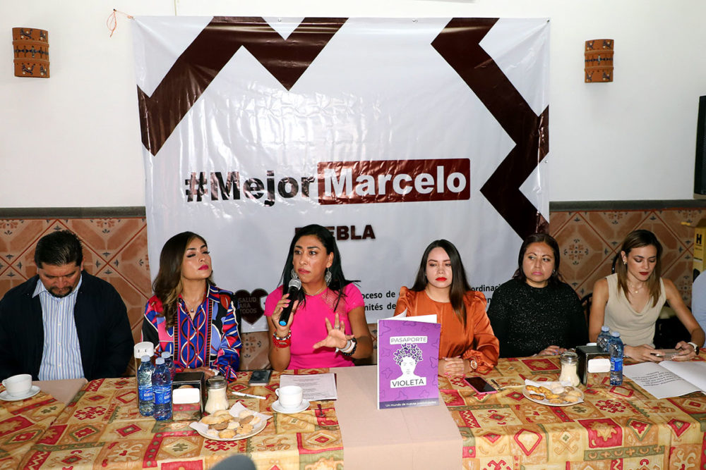 Pasaporte Violeta de Marcelo Ebrard fue presentado en Puebla; brindará 3 mil pesos a mujeres