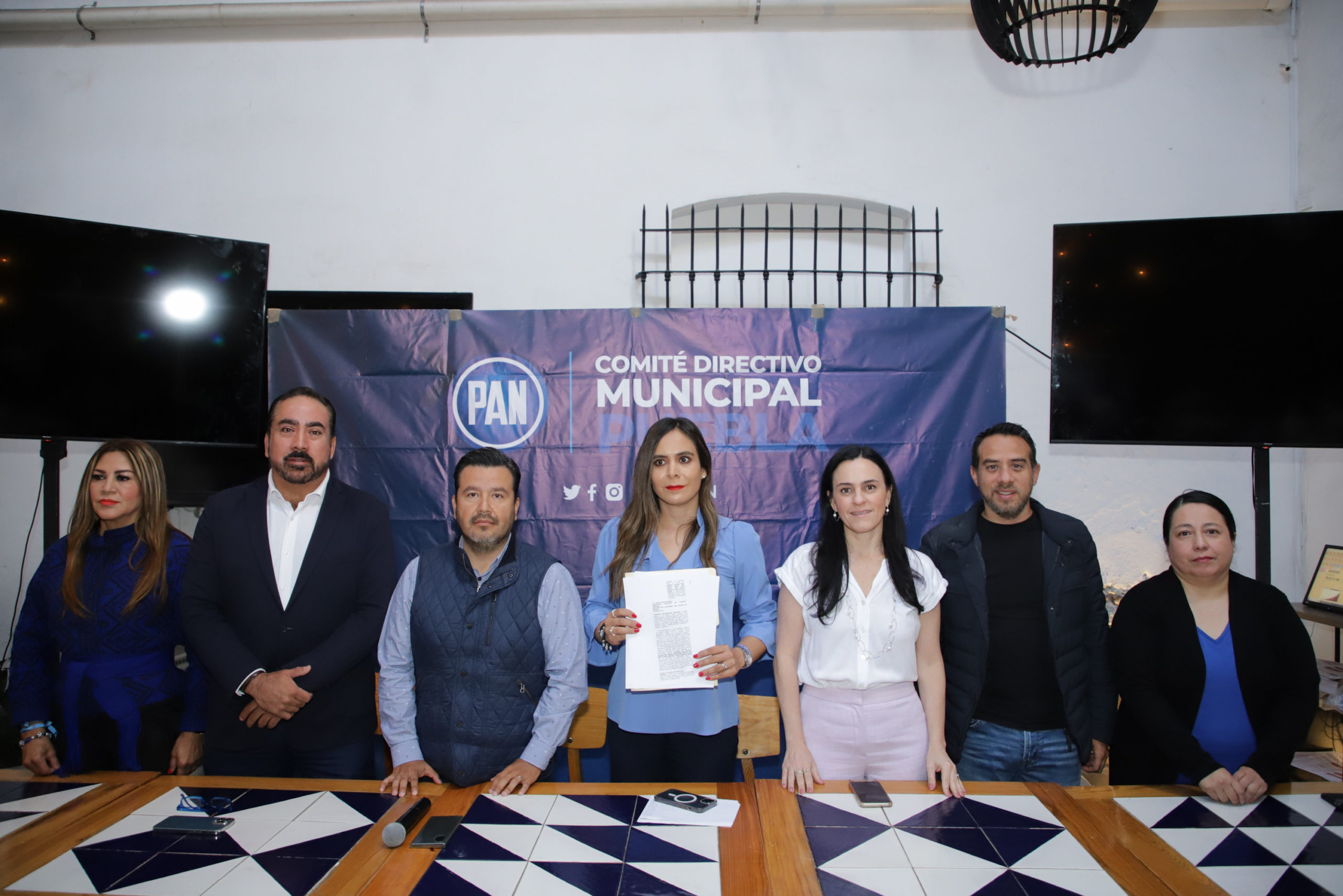 PAN Puebla denuncia a candidatos morenistas por gastos de hasta 240 mdp en publicidad ilegal