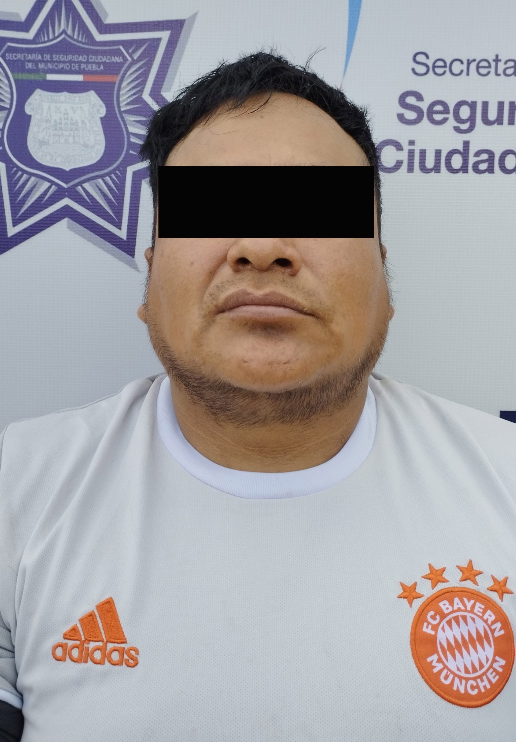 Policía Municipal de Puebla detiene a dos sujetos en posesión de posible droga